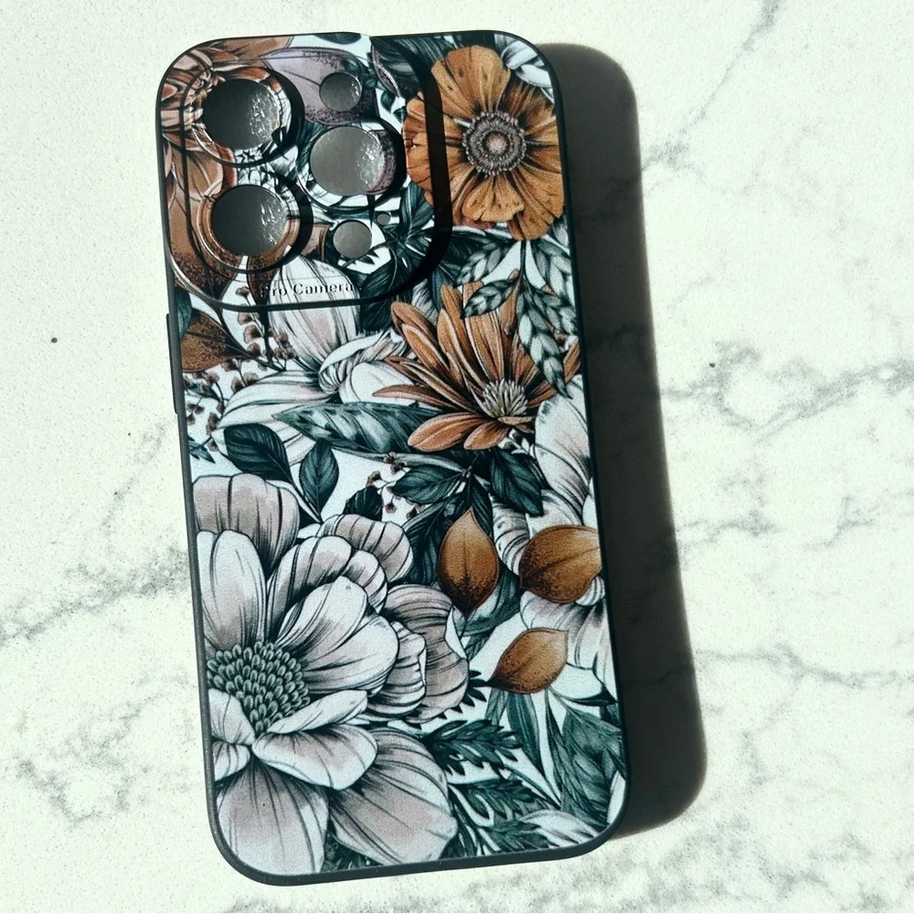 iPhone 14 Pro Floral Pattern Phone Case - Black and White